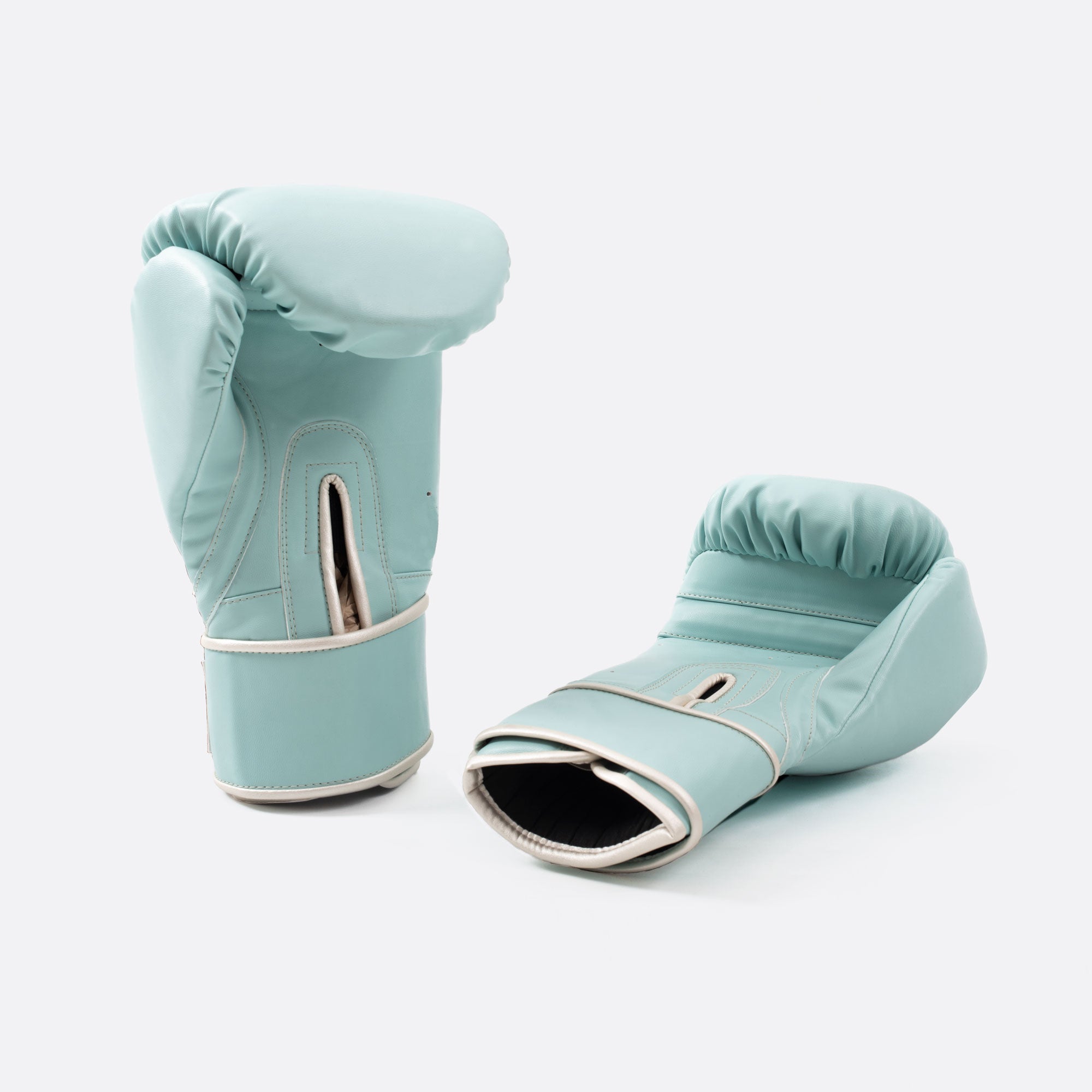 Women’s boxing gloves